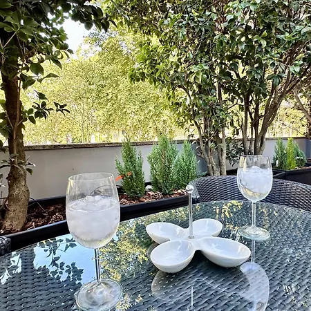 Deluxe Flat Multi-space & Private Terrace Apartment