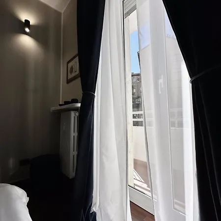 Deluxe Multispace With Terrace Apartment